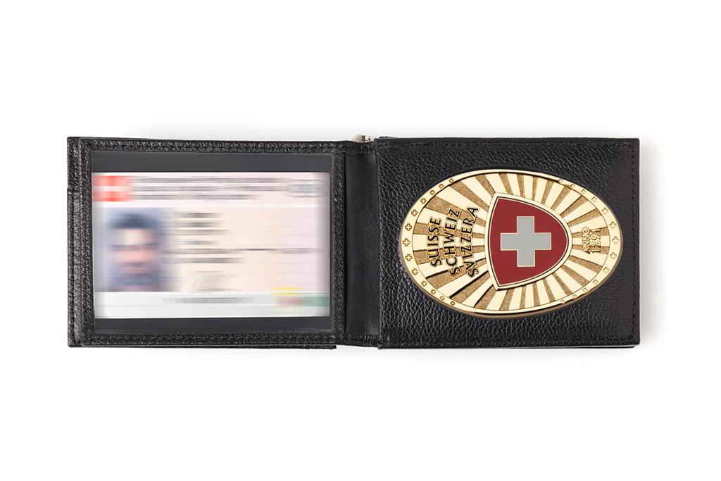 Lederetui “Ambitious” Schweiz Fan Badge