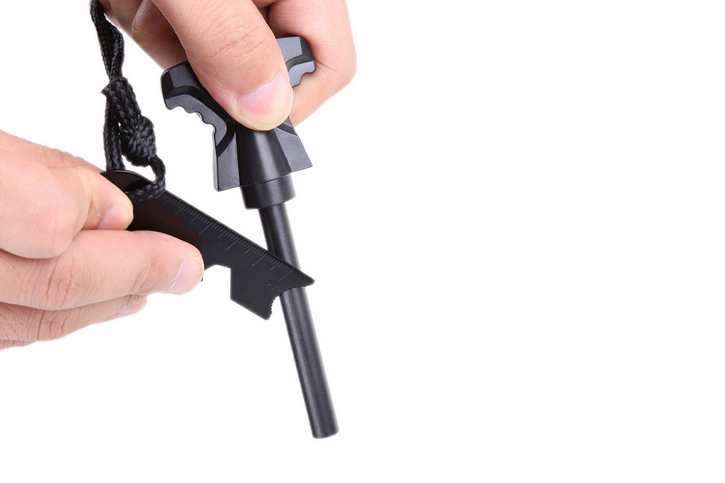 Pierre à feu de survie 3 en 1 pour usage en extérieur