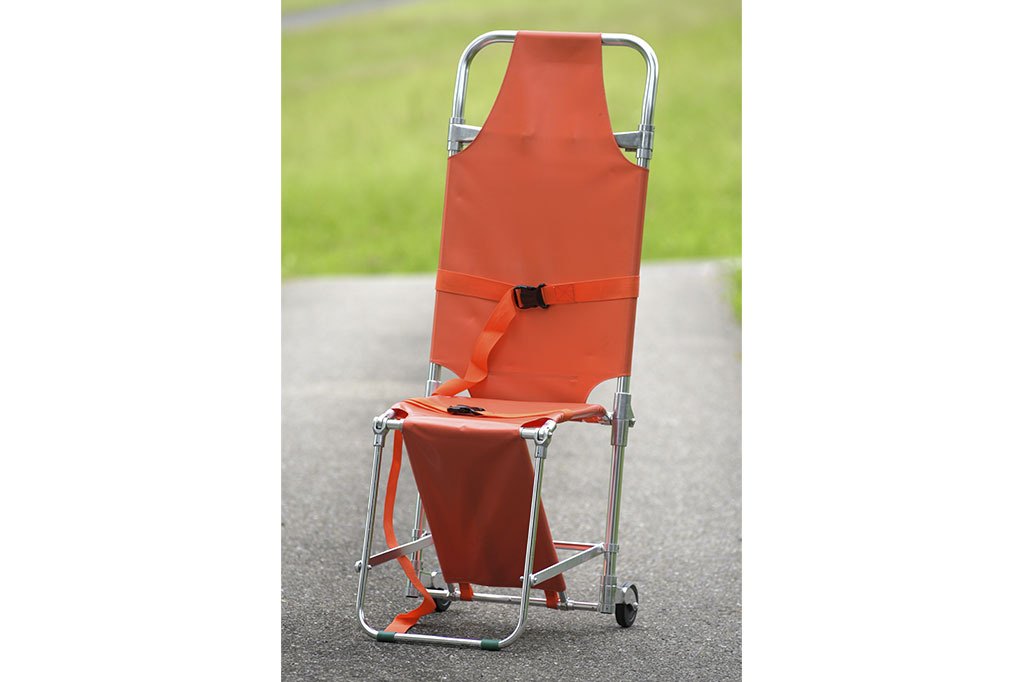 Emergency stretcher and wheelchair in one function