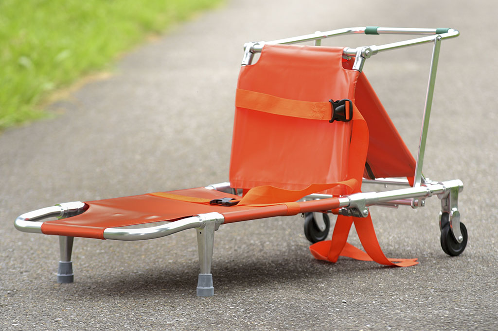 Emergency stretcher and wheelchair in one function