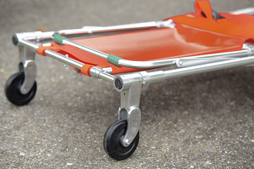 Emergency stretcher and wheelchair in one function