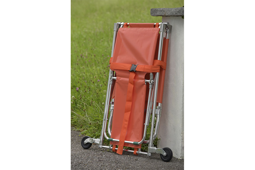 Emergency stretcher and wheelchair in one function