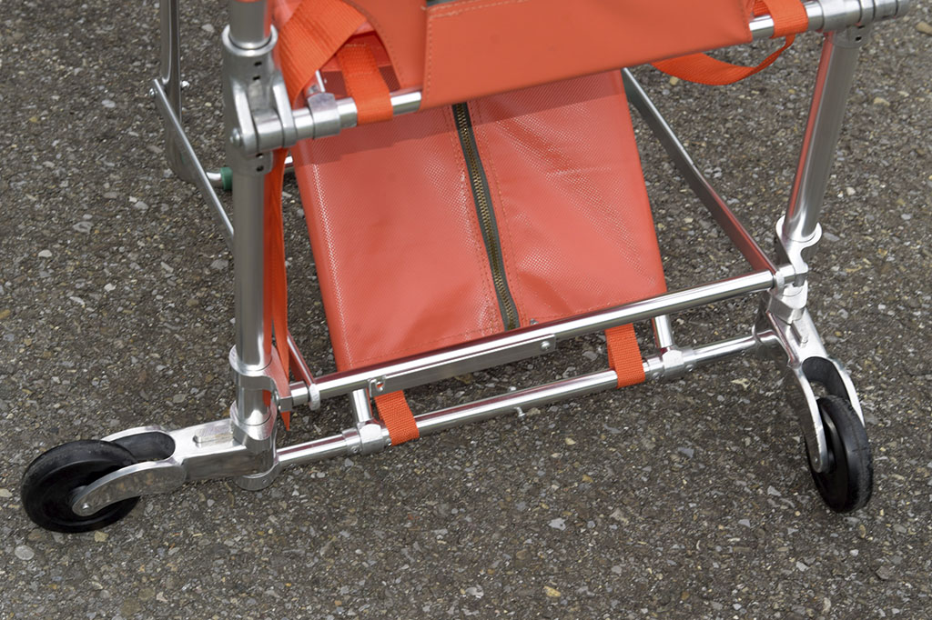 Emergency stretcher and wheelchair in one function