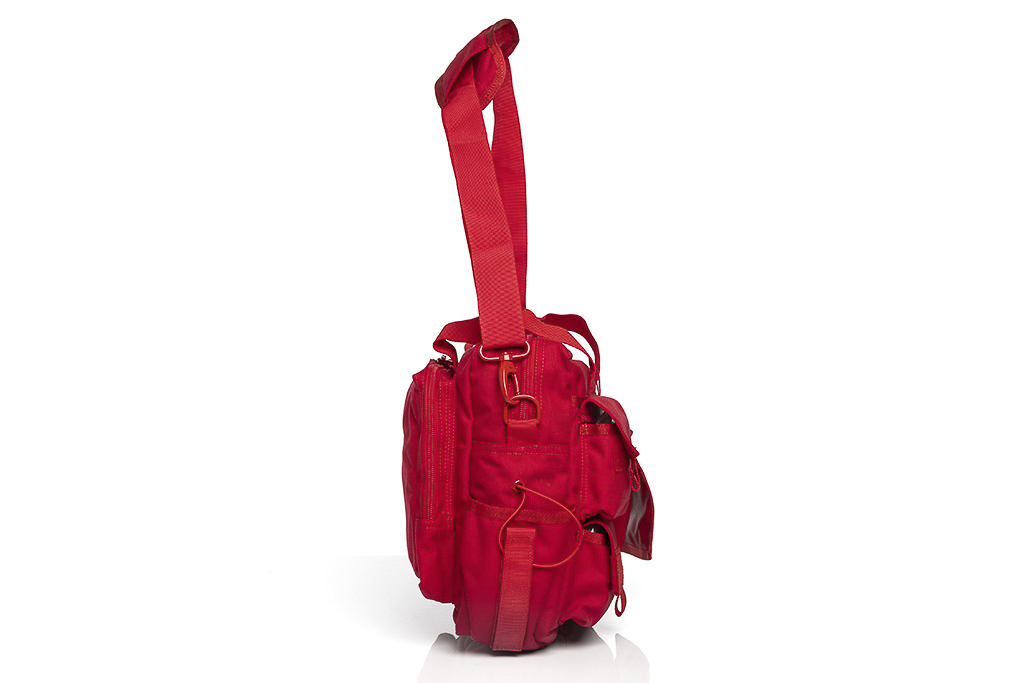 Deployment bag, red, with shoulder strap