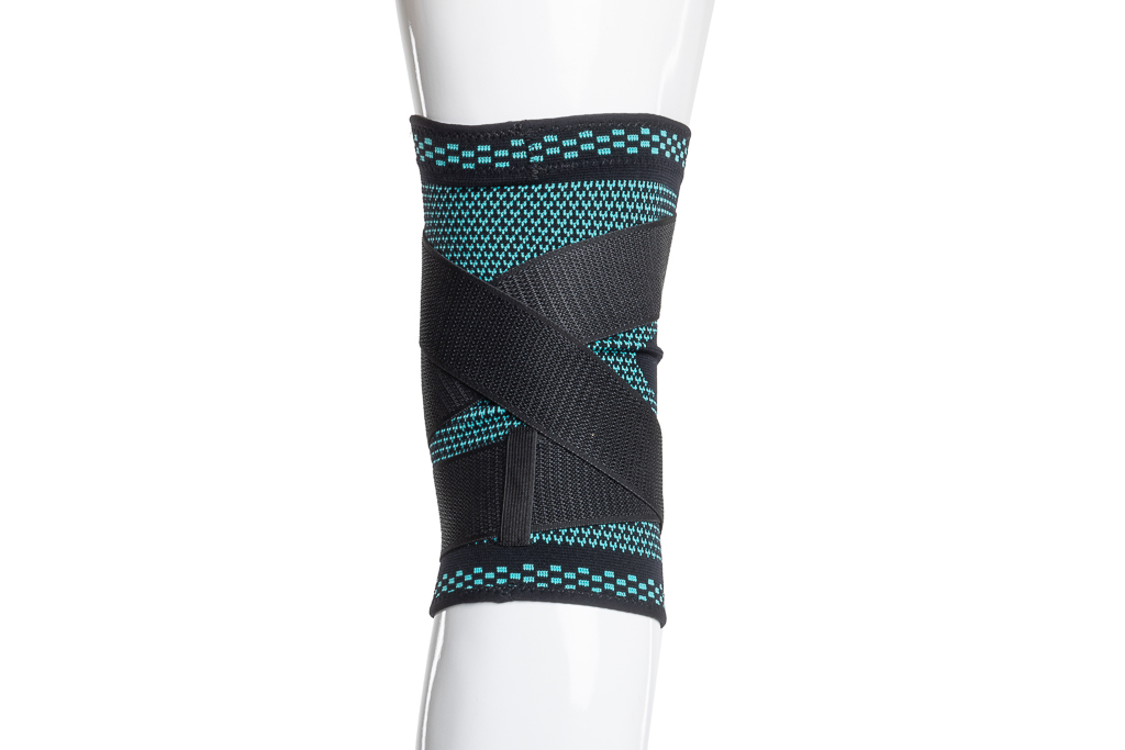 Bandage de genou de soutien avec une large fermeture velcro de 5 cm - noir-bleu